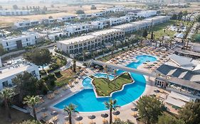 Akti Coast Club